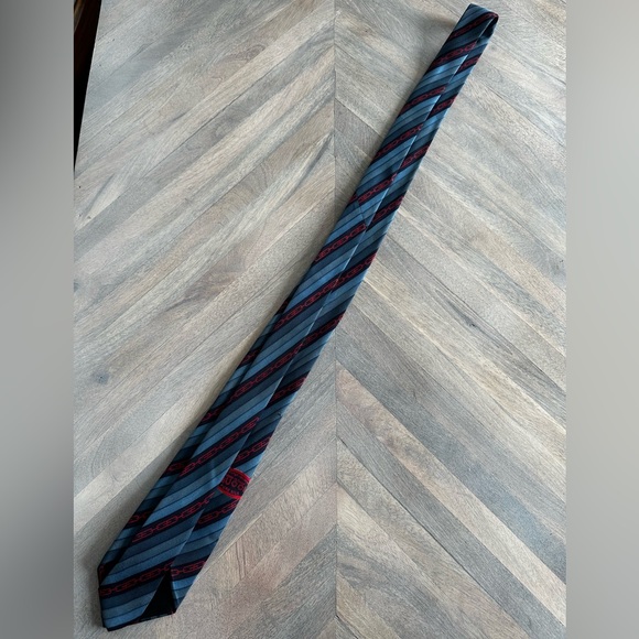 GUCCI Vintage Vtg Neck Tie 100% Silk Blue Red Interlocking Chain 58L 3W - Picture 4 of 11